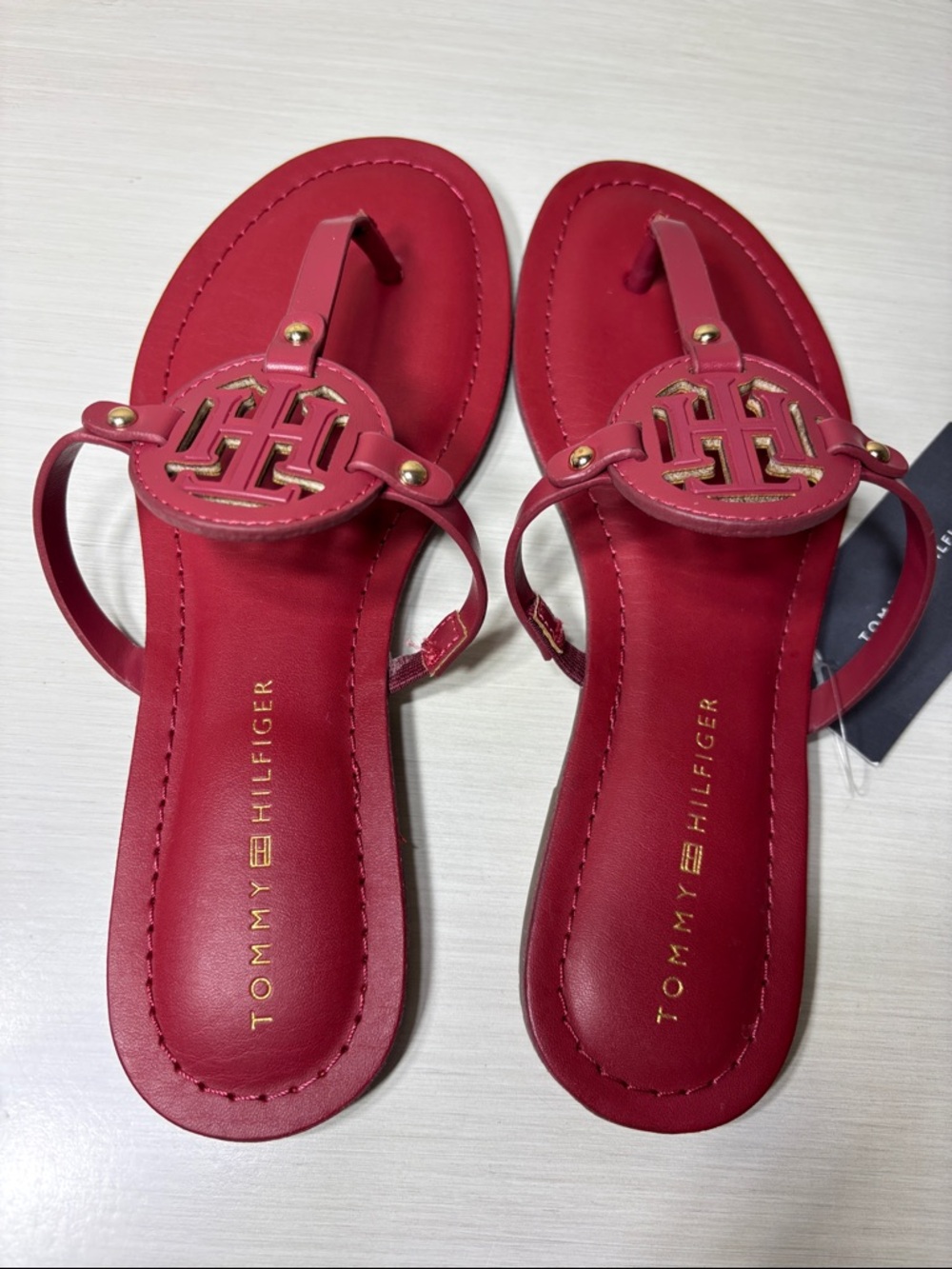 Tommy Hilfiger Red Litzy Flat Sandals - Logo T-Strap Thong Size 7 NWT (No Box) - Picture 3 of 5